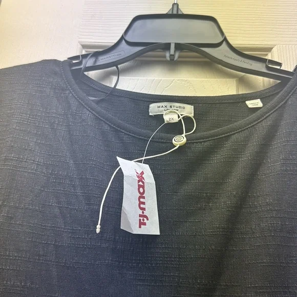 NWT Max Studio blouse - Picture 2 of 3